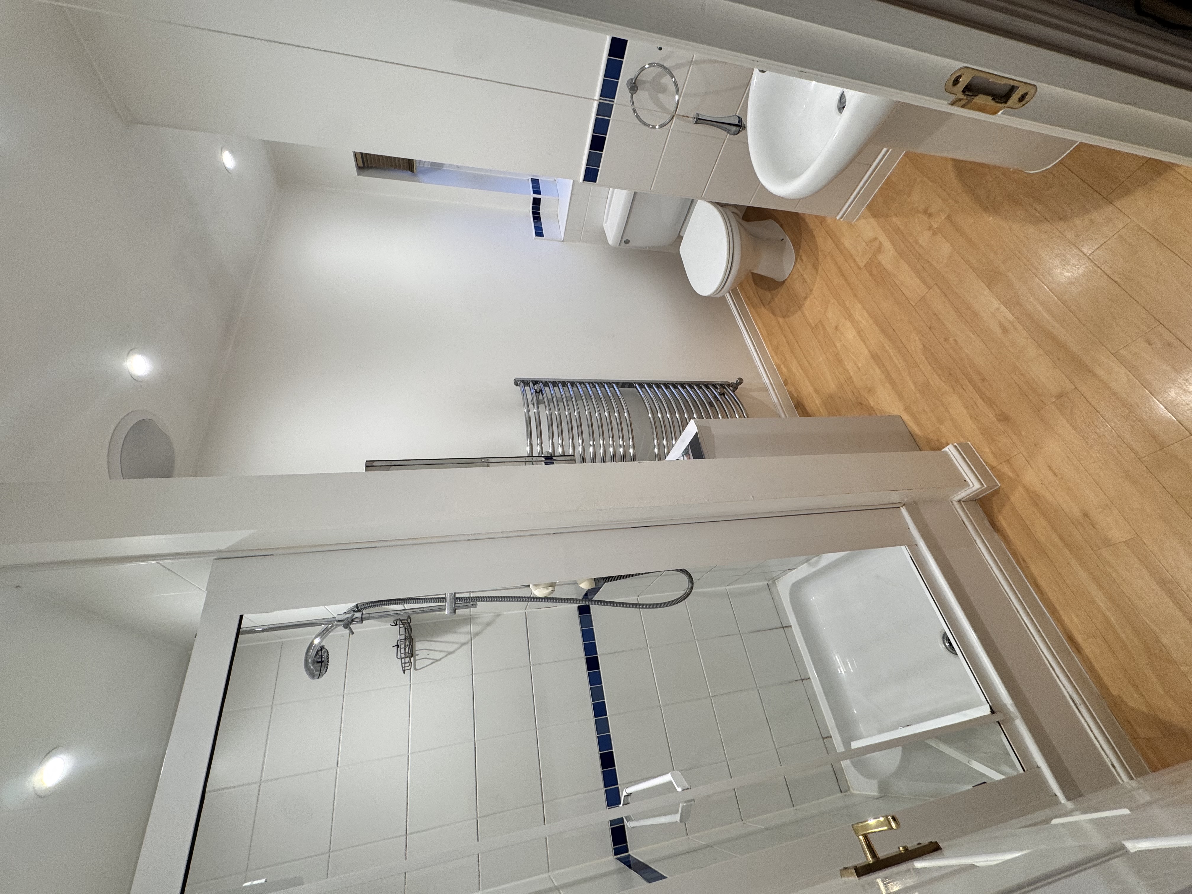 Bathroom renovation Aylesbury - Photo 2