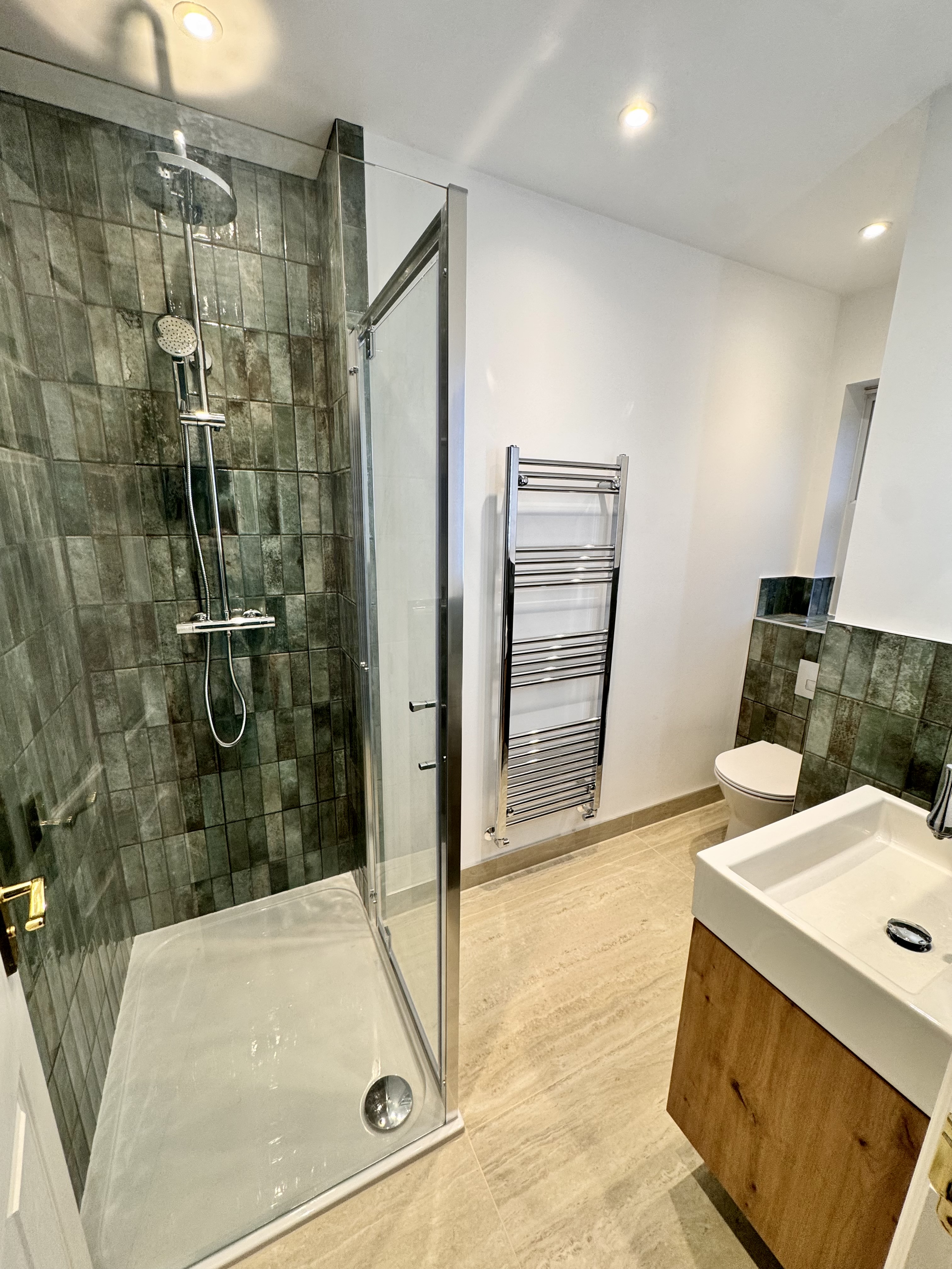 Bathroom renovation Aylesbury - Photo 8